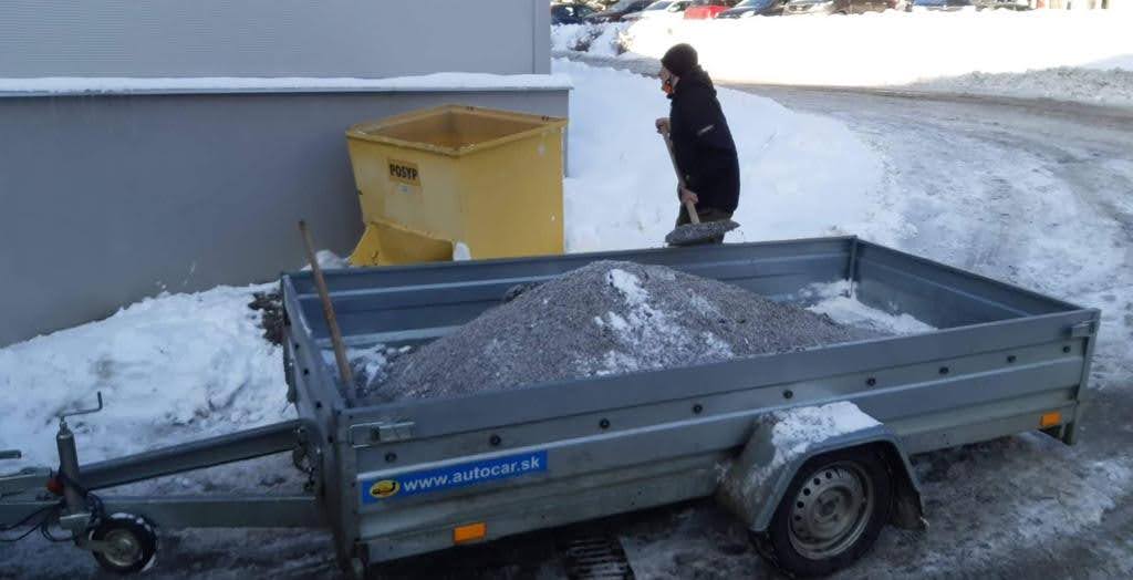 Ekogrit unicarback blog clánok ako vybrať správny posypový materiál - zimna udrzba (1)